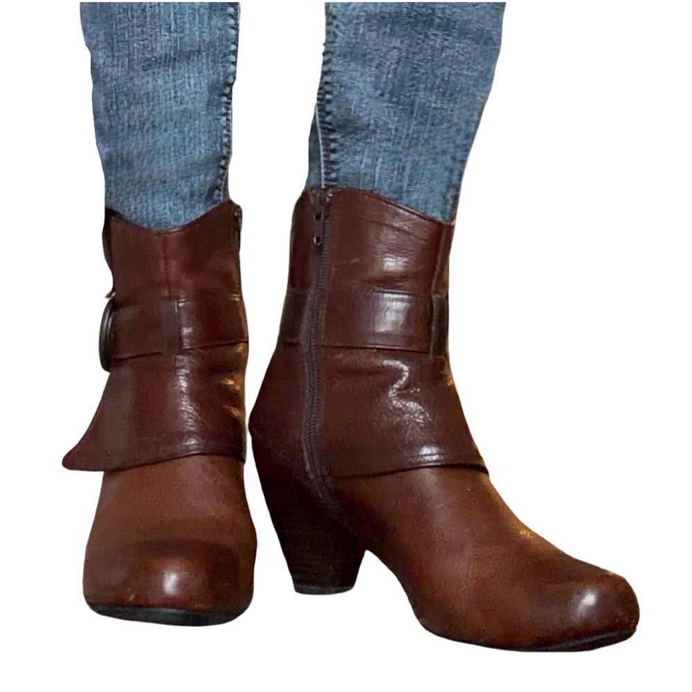 BORN CROWN Jailyn Brown Leather Heeled Ankle Booties